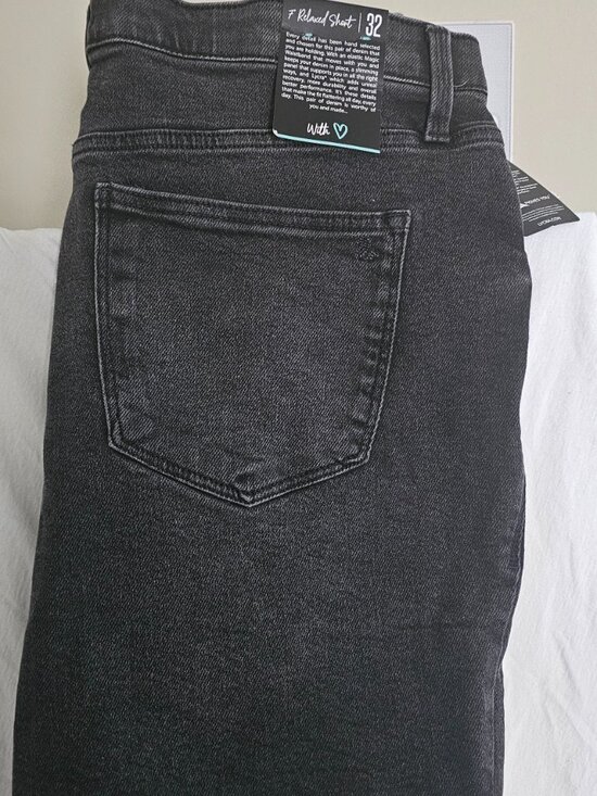 Lularoe 7" Denim Shorts NWT Sz32 - Picture 3 of 3